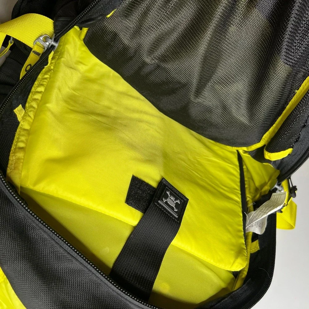 Oakley Kitchen Sink Backpack Black Yellow Laptop Compartment 92060-001